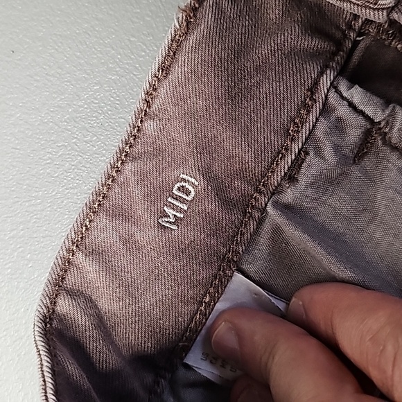 American Eagle super stretch size 10 mid rise jean shorts - Picture 7 of 8